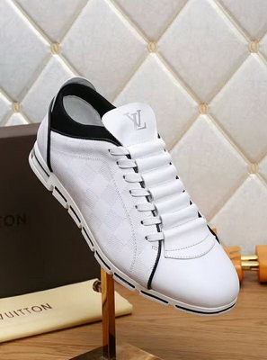 LV Fashion Men Sneakers--030